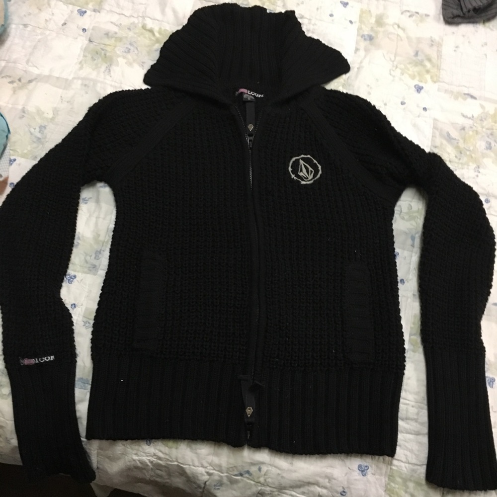 Volcom sweater size m